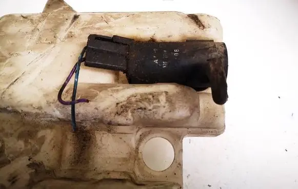 Daihatsu Sirion Windscreen/windshield washer pump
