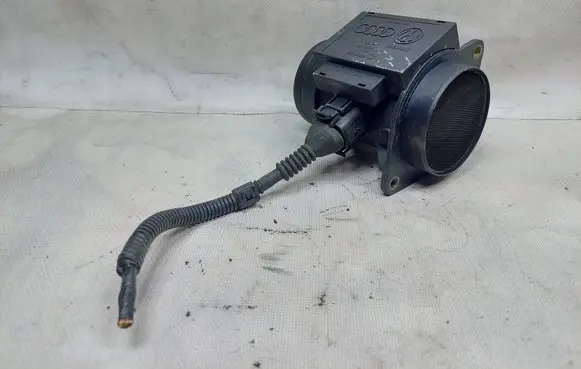 Audi A4 S4 B6 8E 8H Mass air flow meter 71822101 074906461