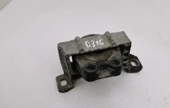 Volvo V50 Engine mount bracket 90621348T1
