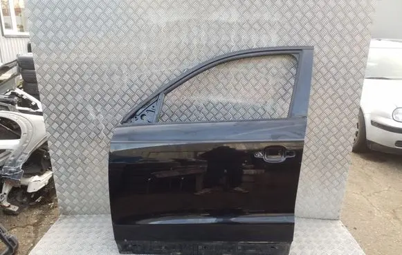 Audi Q3 8U Front door