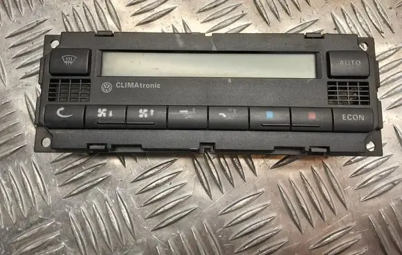 Volkswagen PASSAT B5.5 Climate control unit 5HB008139