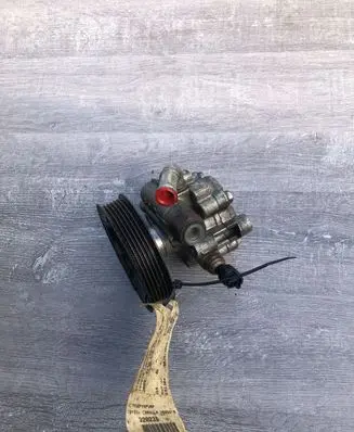 Toyota Corolla E140 E150 Power steering pump