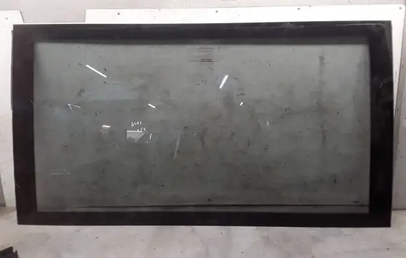 Iveco Daily 35.8 - 9 Side middle window/glass 