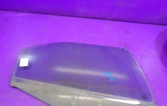 Citroen Xsara Picasso Front door window glass four-door