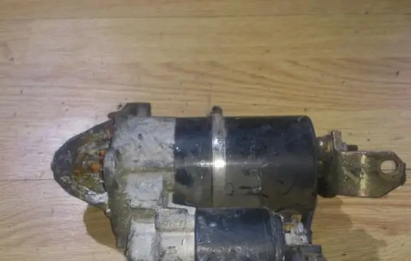 Volkswagen PASSAT B5 Starter motor 1005821933