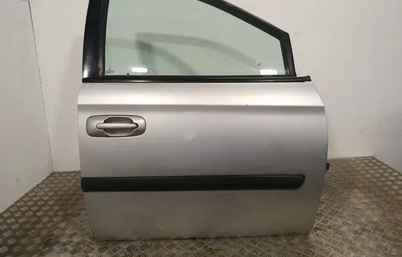 Chrysler Voyager Front door 