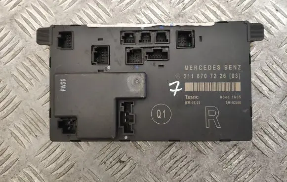 Mercedes-Benz E W211 Door control unit/module 2118707226