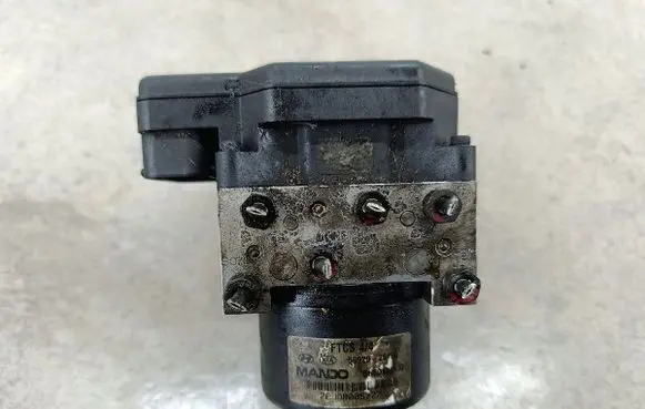 Hyundai Tucson JM ABS Pump 
