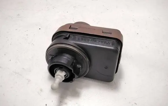 Peugeot 406 Headlight level adjustment motor PA66MD30GF15 28094