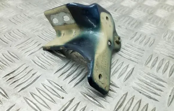 Skoda Fabia Mk2 (5J) Fender mounting bracket 5J0821141A