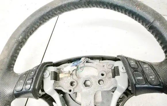 Steering wheel buttons/switches