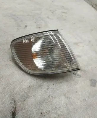 Audi A6 S6 C4 4A Front indicator light 185265B