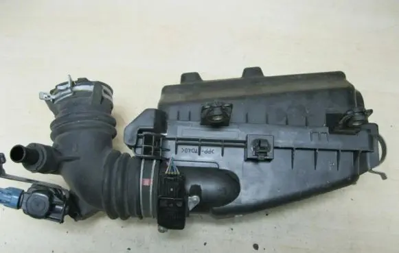 Toyota Verso-S Air filter box 47151 VD4216