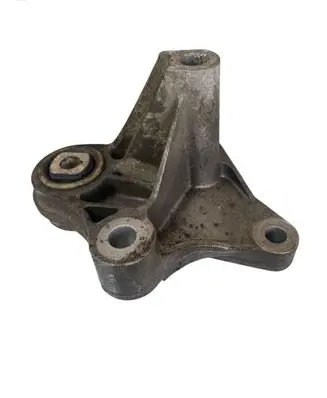 Ford Focus Gear shift cable bracket cv616p093y j3025084