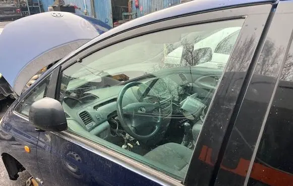 Toyota Previa (XR30, XR40) II Front door window glass four-door 