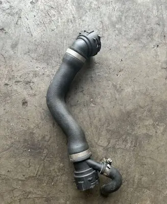 BMW 5 E60 E61 Engine coolant pipe/hose 7789742