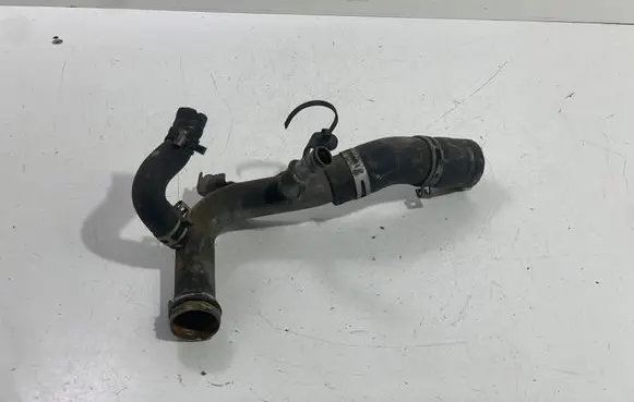 Engine coolant pipe/hose