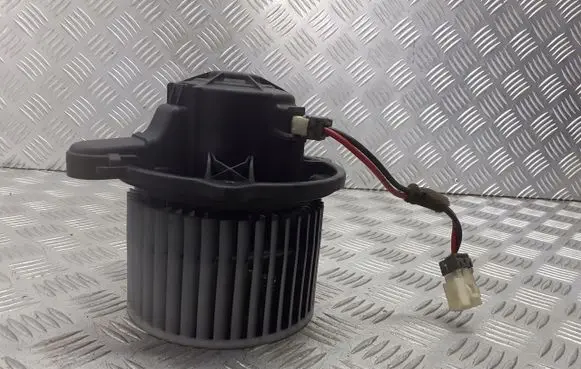 Hyundai i30 Front door blower motor 