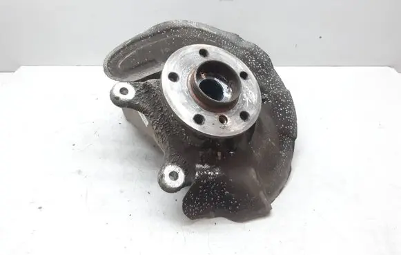 BMW 2 F46 Front wheel hub spindle knuckle 6876645