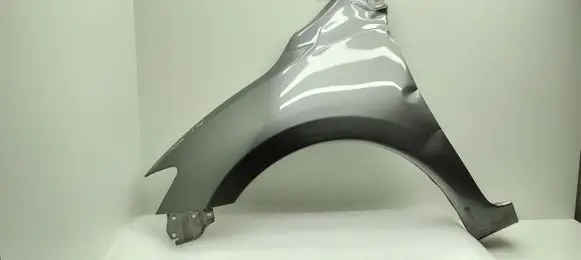 Nissan Pulsar Fender