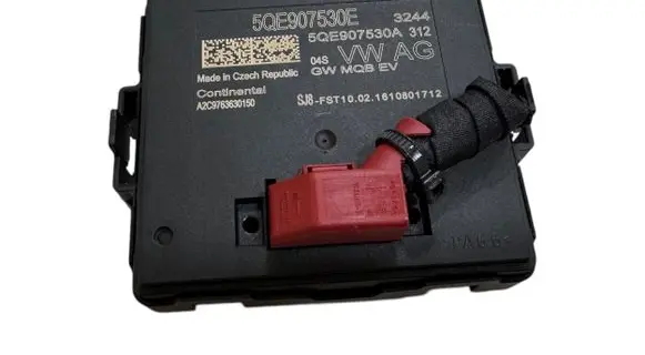 Volkswagen PASSAT B8 Gateway control module 5QE907530E 5QE907530A A2C9763630150