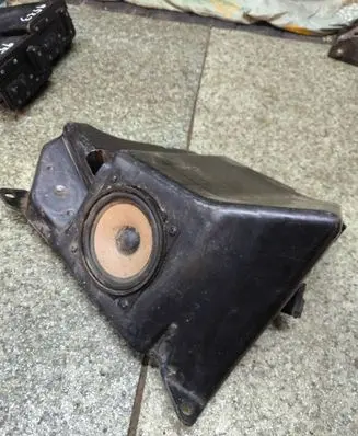 BMW 3 E30 Parcel shelf speaker 1386112