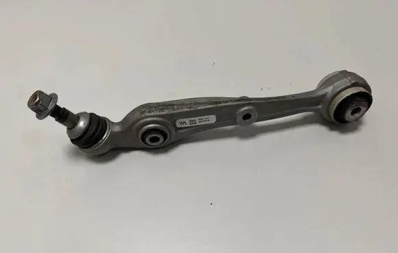 BMW XM Front lower control arm/wishbone 8837289