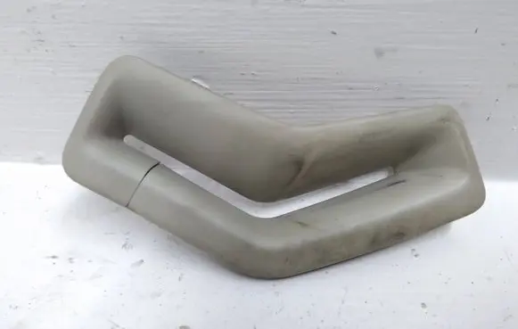 Volvo S80 Seat belt trim 