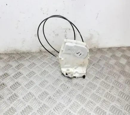 Suzuki Swift I Rear door lock