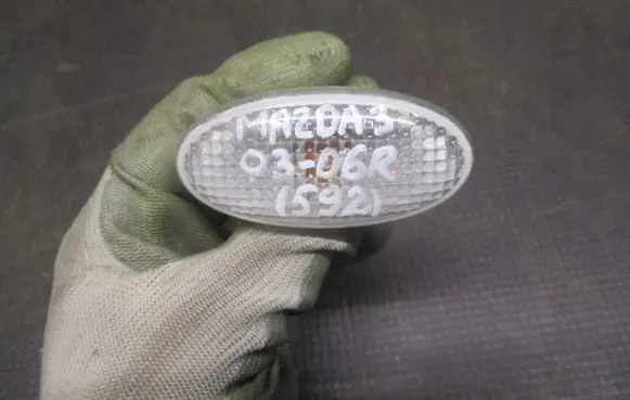 Mazda 3 I Front fender indicator light 