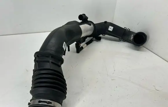 Ford Bronco Air intake hose/pipe K2G39F805DA LX619R504CF HX7G6K817AA