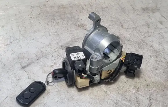Mitsubishi Colt Ignition lock 4408A010 MR587813