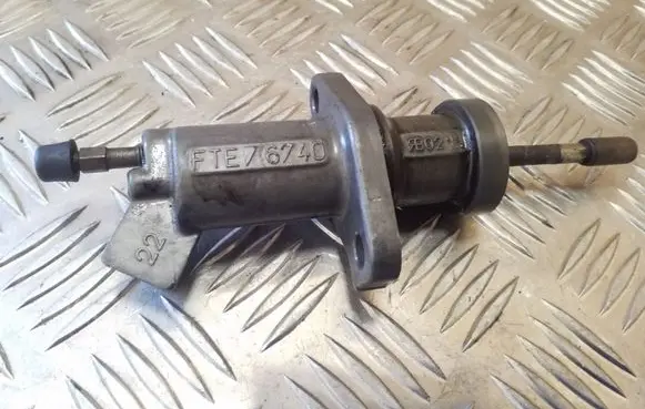 Clutch slave cylinder