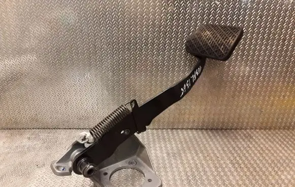 Mercedes-Benz ML W163 Brake pedal PP163290047