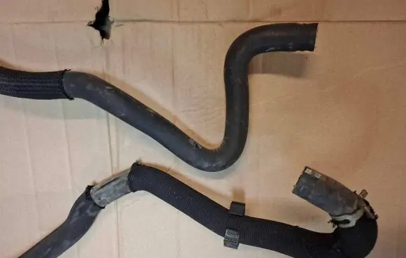 Nissan X-Trail T32 Engine coolant pipe/hose