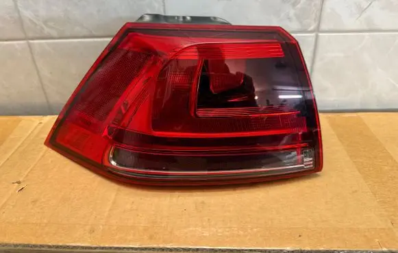 Volkswagen Golf VII Rear/tail lights 5GM945095B 00090157 2VA01197705