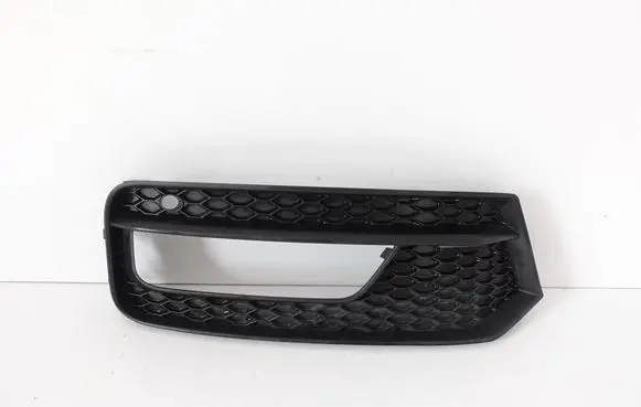 Audi A1 Front bumper lower grill 8XA807682C