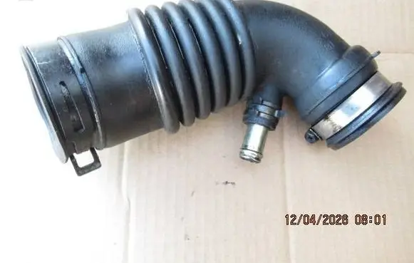 Toyota Avensis T250 Air intake hose/pipe 12042026