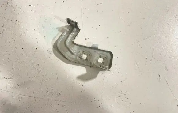 BMW 4 F32 F33 Fender mounting bracket 7255822