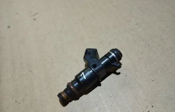 Honda CR-V Fuel injector