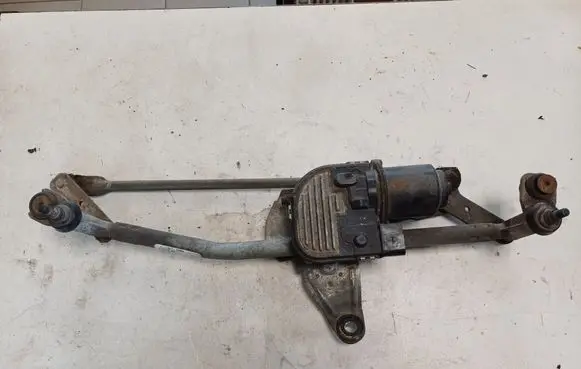Volkswagen PASSAT B6 Front wiper linkage and motor 3C1955023E