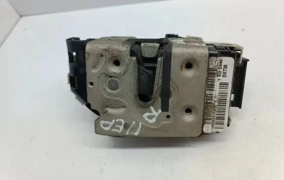 Dodge Caliber Front door lock 04589416AD D0738 TKD2446