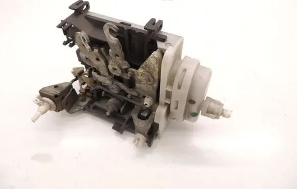 Audi A6 S6 C4 4A Front door lock D190