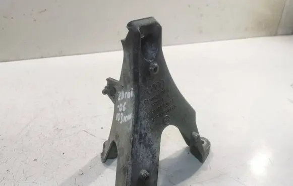 Audi A4 S4 B7 8E 8H Engine mounting bracket 8E0199308AF 899011
