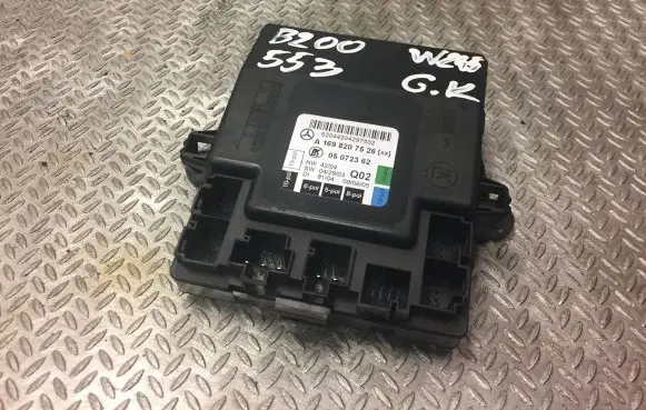 Mercedes-Benz B W245 Door control unit/module 1698207526 A1698207526