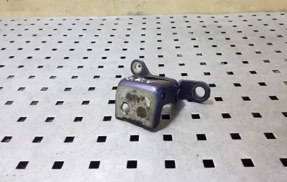 Honda CR-V Rear door upper hinge