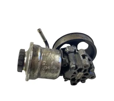 Toyota Avensis T250 Power steering pump