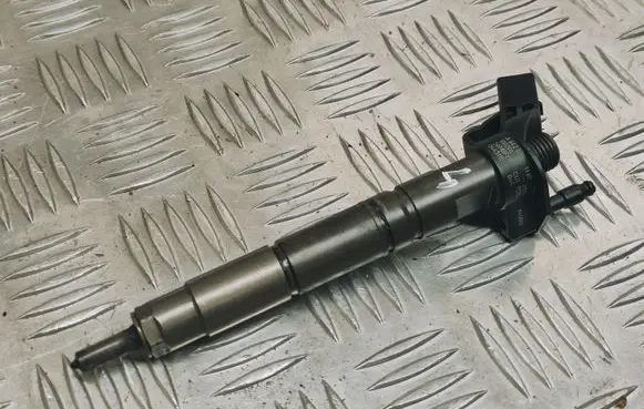 Mercedes-Benz GLK (X204) Fuel injector A6420701387