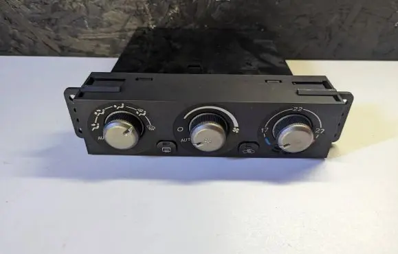 Mitsubishi Pajero Climate control unit MR958005 1465700022