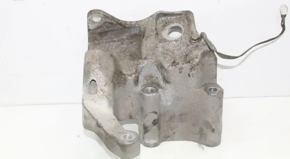 Volvo S60 Engine mounting bracket 31401633
